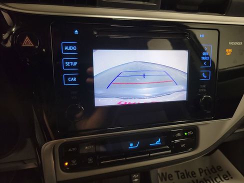 Used 2017 Toyota Corolla LE image 16