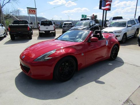 Used 2010 Nissan 370Z Roadster RWD image 1