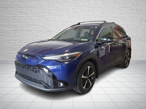 Used 2025 Toyota Corolla Cross AWD Hybrid w/ Convenience Package image 3