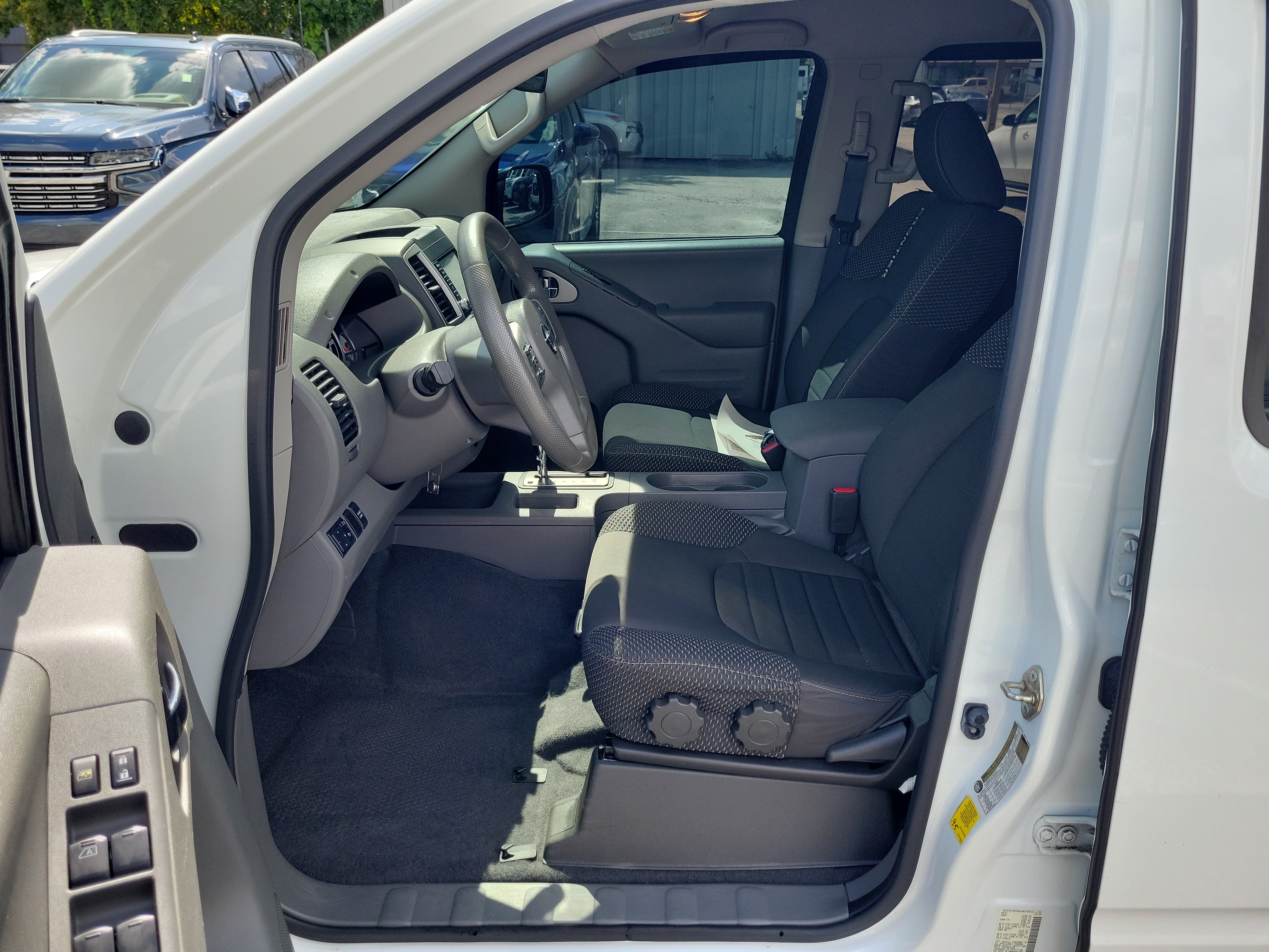 Certified 2019 Nissan Frontier Desert Runner RWD image 11