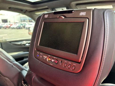 Used 2019 Cadillac Escalade ESV Platinum image 49