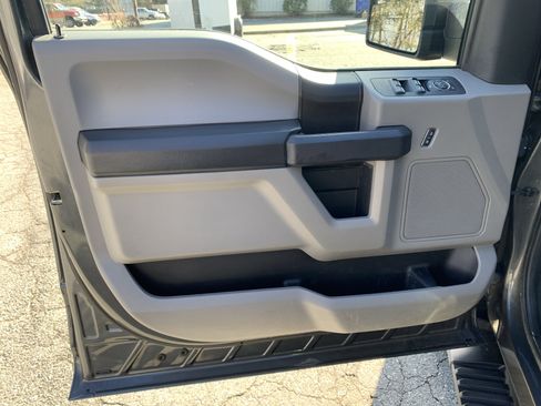 Used 2019 Ford F150 XL w/ Equipment Group 101A Mid image 9