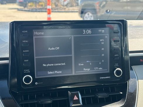 Used 2022 Toyota Corolla LE FWD image 21