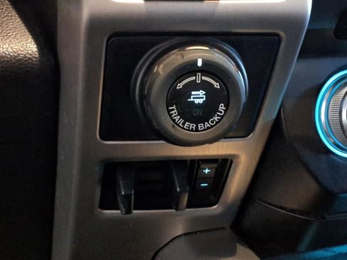 Used 2018 Ford F150 Platinum w/ Max Trailer Tow Package image 27