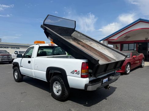 Used 2002 Chevrolet Silverado 2500 4x4 Regular Cab image 3