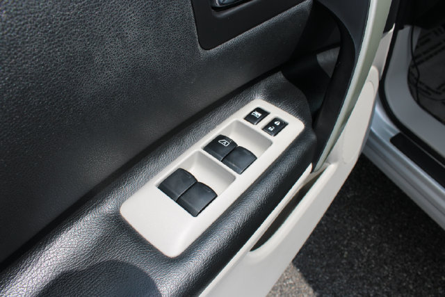 Used 2013 Nissan Rogue S w/ Special Edition Pkg FWD image 11