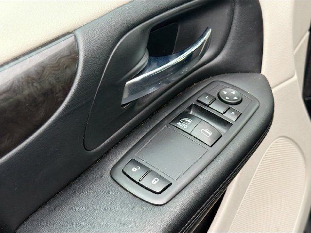 Used 2017 Dodge Grand Caravan SE FWD image 21