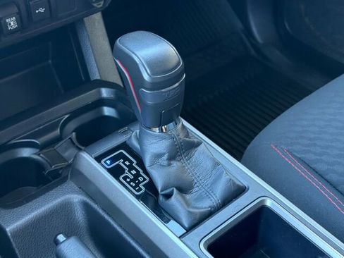 Used 2021 Toyota Tacoma SR5 AWD/4WD image 24
