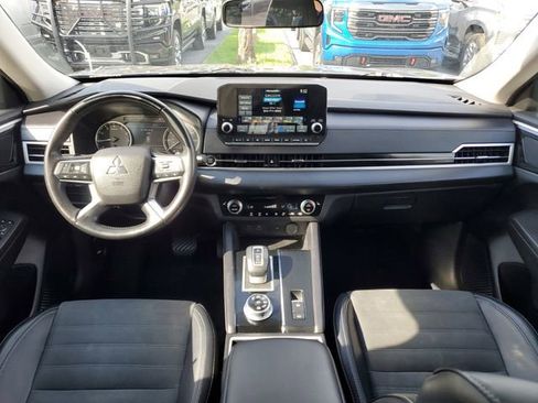 Used 2024 Mitsubishi Outlander SE AWD/4WD image 11