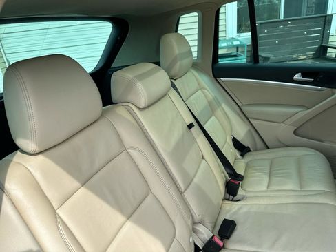 Used 2013 Volkswagen Tiguan SEL image 22