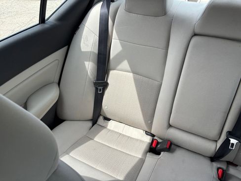 Used 2025 Nissan Altima 2.5 SV FWD image 39