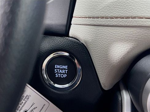 Used 2025 Toyota RAV4 XLE w/ Convenience Package image 24