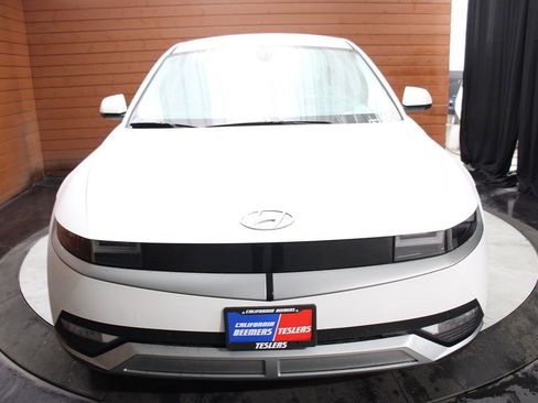 Used 2024 Hyundai Ioniq 5 SEL image 2