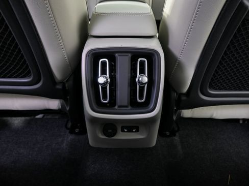 Certified 2026 Volvo XC40 B5 Plus w/ Protection Package Premier image 21