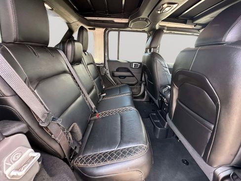 Used 2023 Jeep Wrangler Unlimited Sahara AWD/4WD image 23