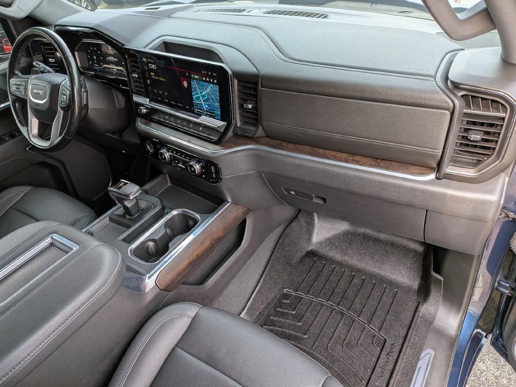 Used 2022 GMC Sierra 1500 SLT w/ SLT Convenience Package AWD/4WD image 36