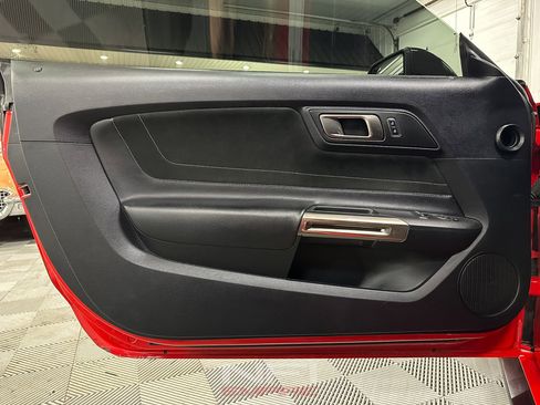 Used 2016 Ford Mustang Shelby GT350 w/ Track Package image 32