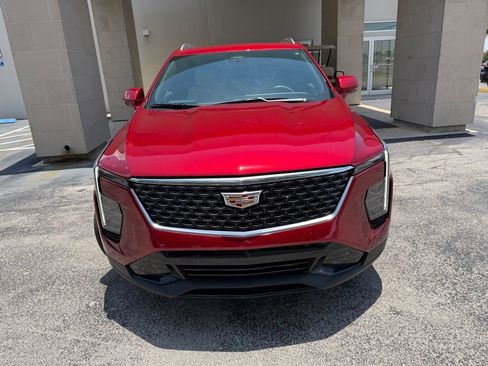 Used 2024 Cadillac XT4 Premium Luxury w/ Active Safety Package FWD image 8