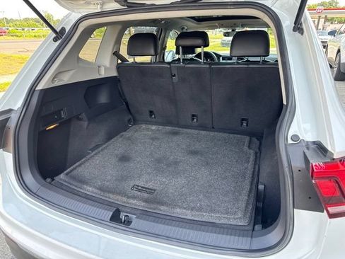 Used 2021 Volkswagen Tiguan SE w/ Panoramic Sunroof Package AWD/4WD image 22