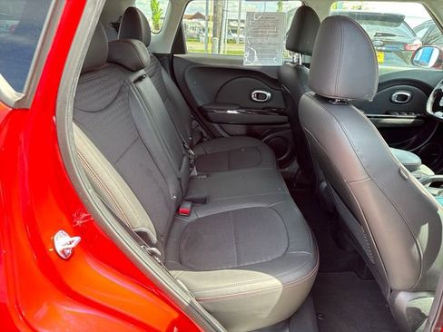 Used 2018 Kia Soul ! w/ Tech Package FWD image 10