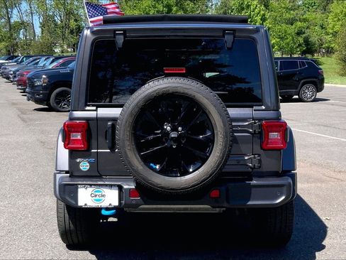 Used 2022 Jeep Wrangler Unlimited Sahara w/ Cold Weather Group AWD/4WD image 4