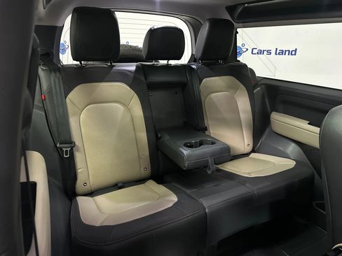 Used 2024 Land Rover Defender 90 X-Dynamic SE AWD/4WD image 18
