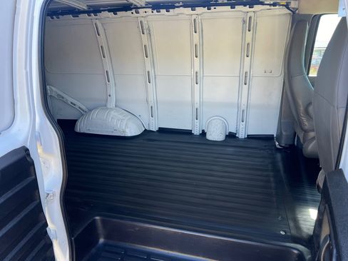 Used 2016 Chevrolet Express 2500 image 13