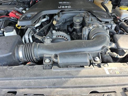 Used 2019 Jeep Wrangler Unlimited Rubicon AWD/4WD image 9