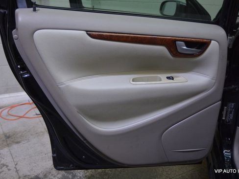 Used 2007 Volvo V70 2.4 FWD image 10