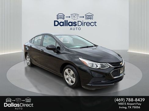 Used 2018 Chevrolet Cruze LS FWD image 2