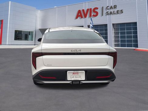 Used 2025 Kia K4 LXS image 9
