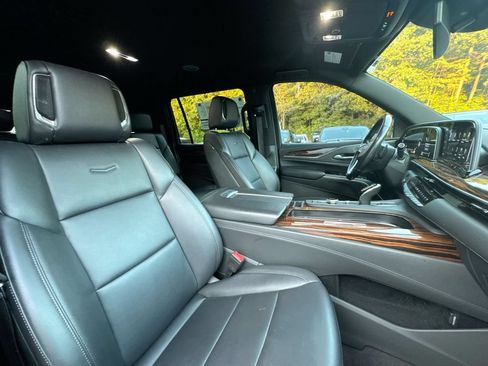 Used 2023 Cadillac Escalade ESV Luxury RWD image 32