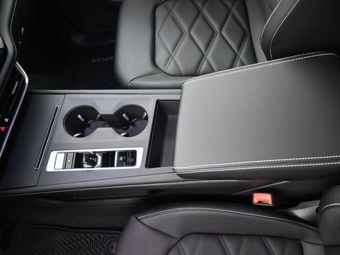 New 2026 Volkswagen Atlas SE image 30