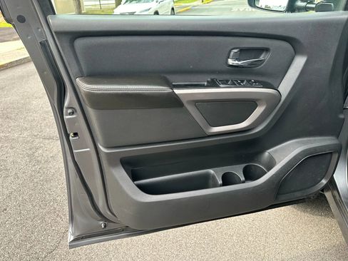 Used 2015 Nissan Titan PRO-4X image 23