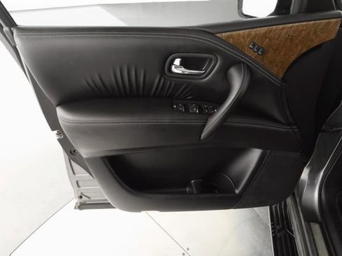 Used 2016 INFINITI QX80 4WD w/ Driver's Assistance Package image 28