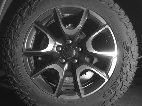 Used 2025 Jeep Compass Trailhawk AWD/4WD image 14