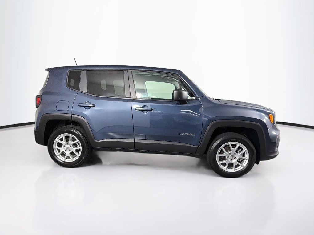 Used 2023 Jeep Renegade Latitude AWD/4WD image 10