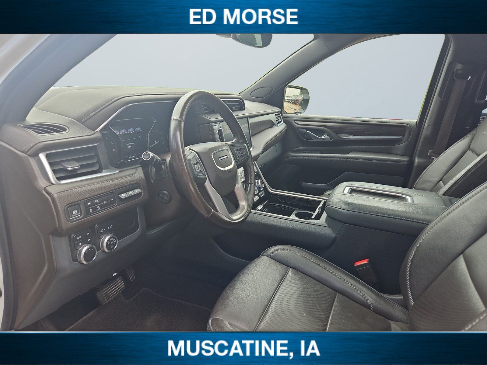 Used 2021 GMC Yukon Denali w/ Denali Premium Package AWD/4WD image 13