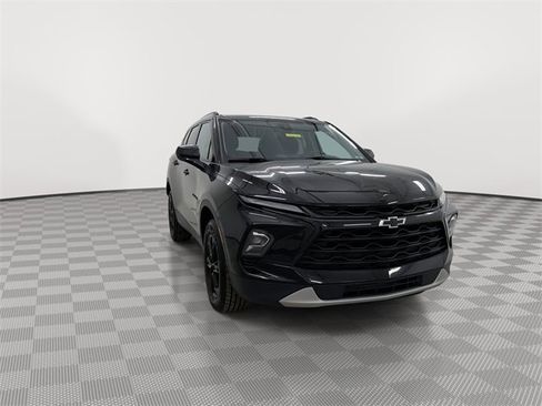 Certified 2024 Chevrolet Blazer LT w/ Convenience Package image 3