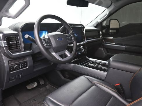 Used 2025 Ford F450 Lariat w/ Chrome Package image 19