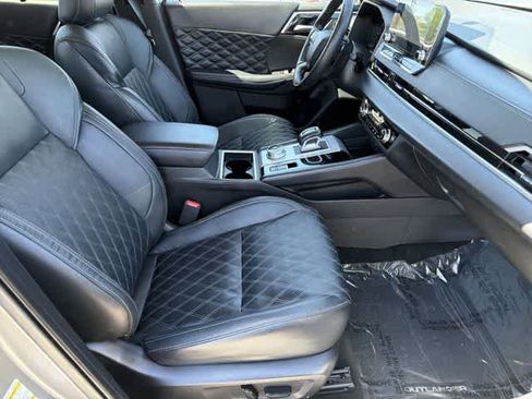 Used 2024 Mitsubishi Outlander SEL FWD image 19