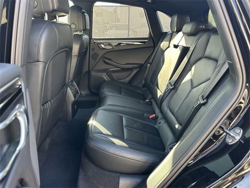 Used 2024 Porsche Macan image 25