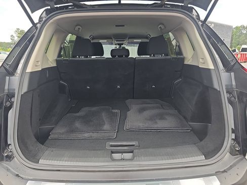 Used 2023 Nissan Rogue SV FWD image 16