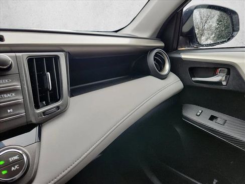 Used 2015 Toyota RAV4 XLE FWD image 14