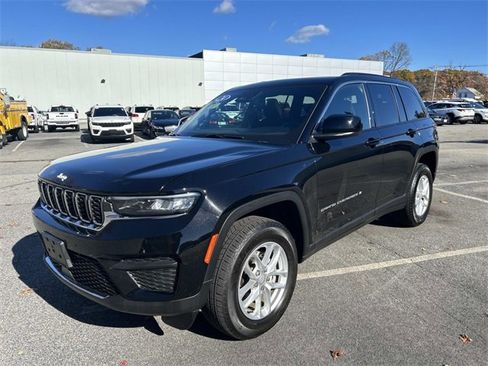 Used 2024 Jeep Grand Cherokee Laredo X image 7