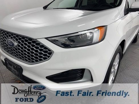 Used 2024 Ford Edge SEL image 12
