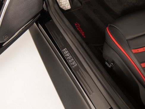 Used 2026 Ferrari Roma Spider RWD image 17