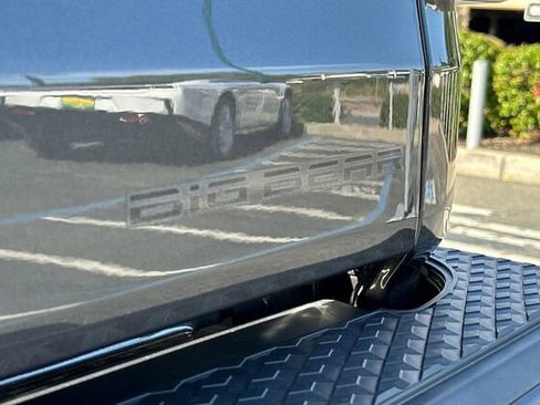 New 2025 Jeep Gladiator Sport image 23