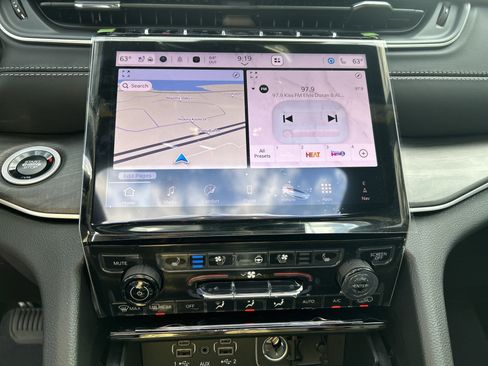 New 2025 Jeep Grand Cherokee L Limited image 29