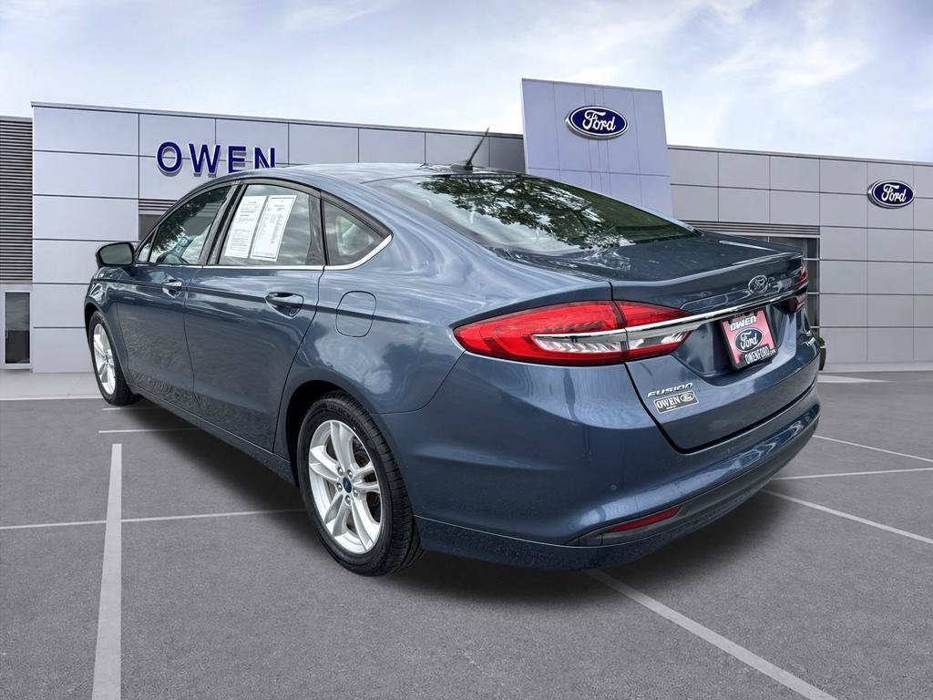 Used 2018 Ford Fusion SE FWD image 3